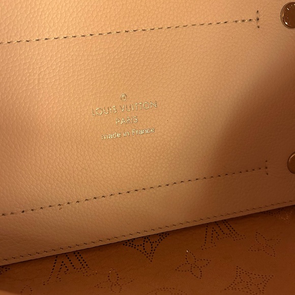 Louis Vuitton Mahina Hina gradient bag RARE color! & dustbag - Picture 14 of 15